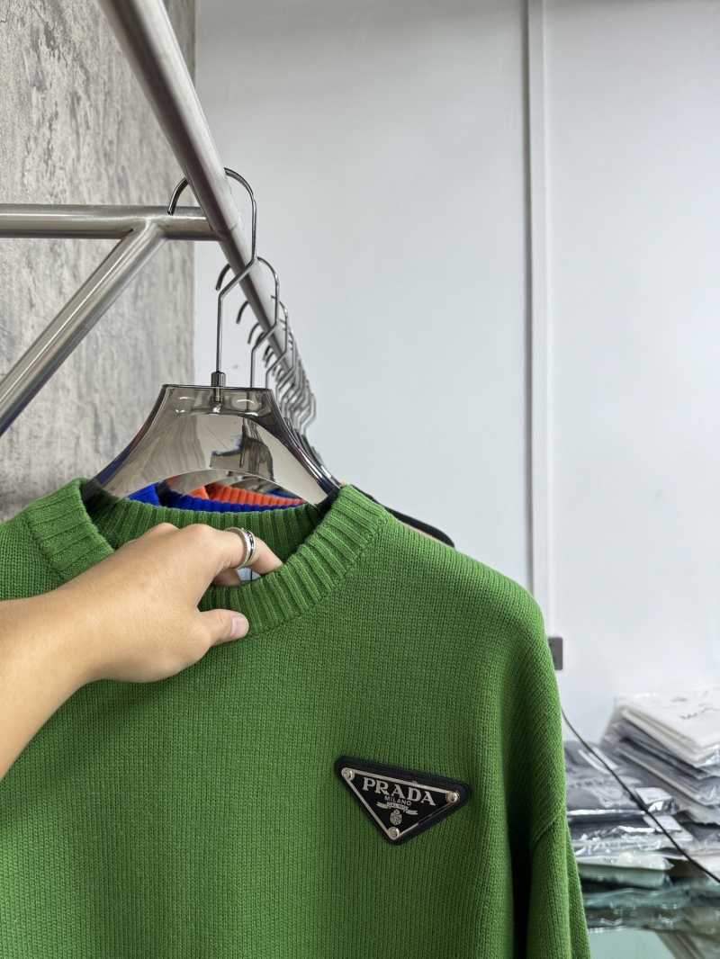 Pra*a sweater